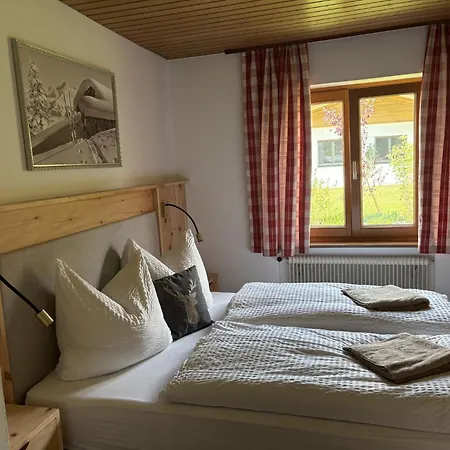 Haus Traudl Bed & Breakfast 3*