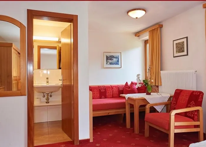 Haus Traudl Bed & Breakfast *